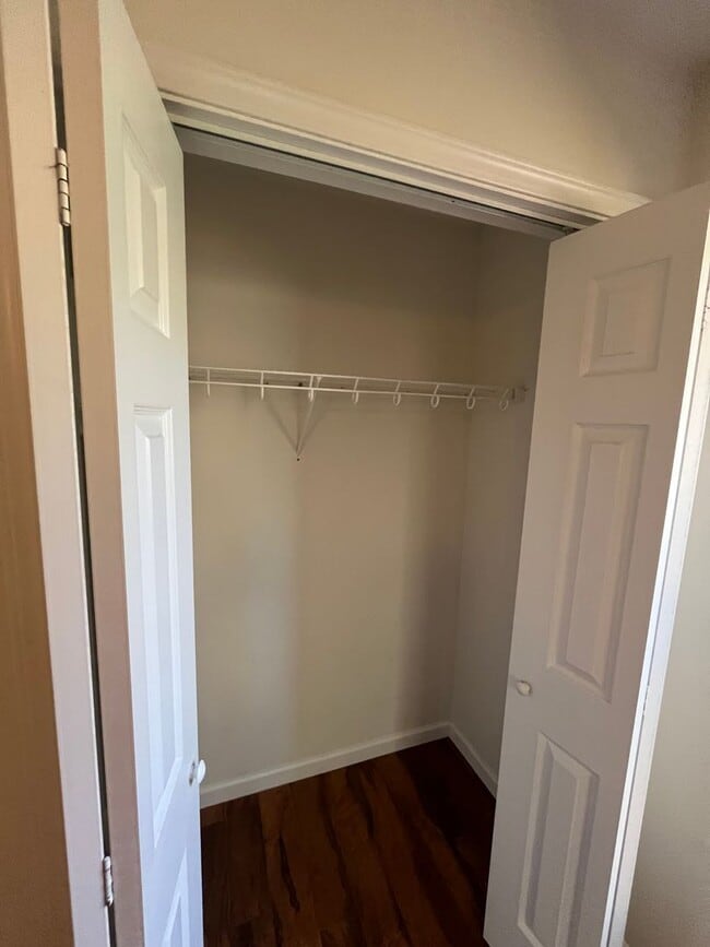 Building Photo - 2 bedroom, 1 bath House: Available Now or July 2026 (price is subject to change)