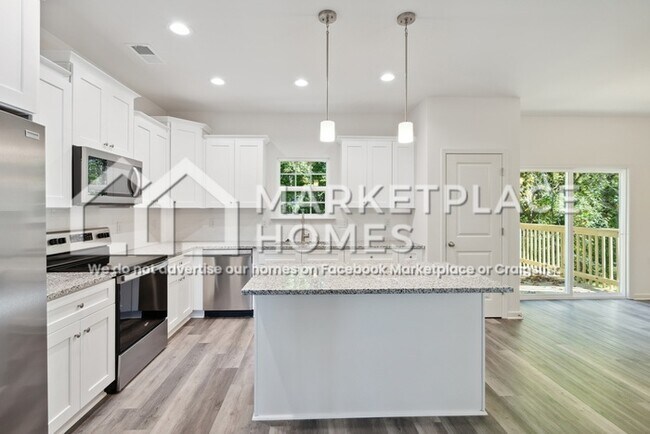 Building Photo - 3719 Oakwood Rd