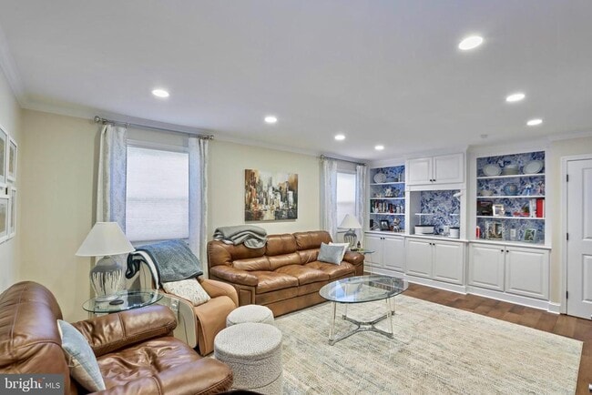 Building Photo - 4402 Medford Dr