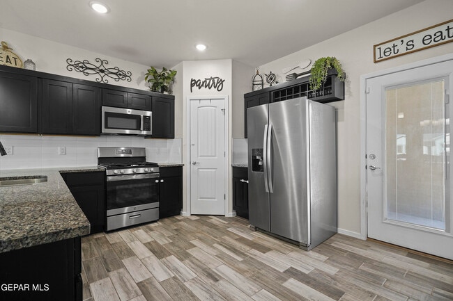 Building Photo - 14812 Jack White Ave