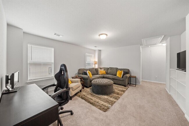 Building Photo - 3200 College Park Dr