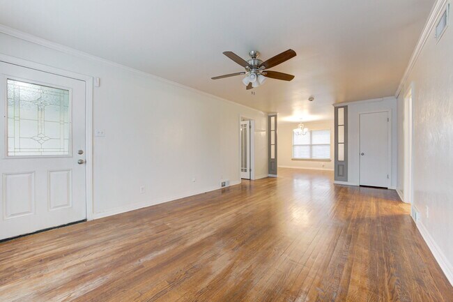 Building Photo - 4121 NW 20th St