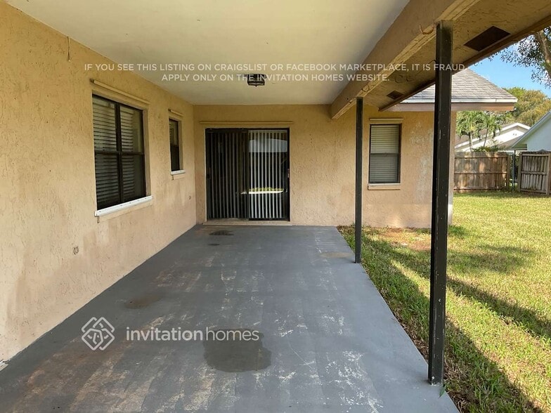 Building Photo - 162 Parkwood Dr