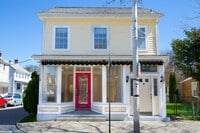 Building Photo - 296 Main St