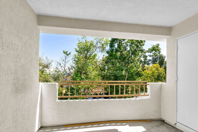 Building Photo - 13335 Caminito Ciera