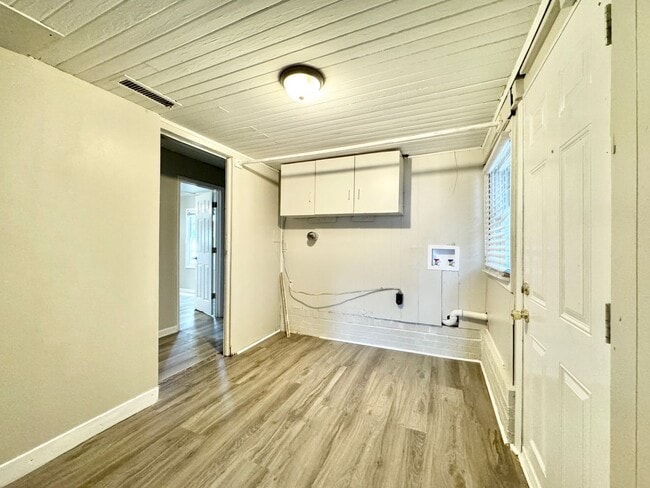 Building Photo - Renovated 2 Bedroom with Optional Third