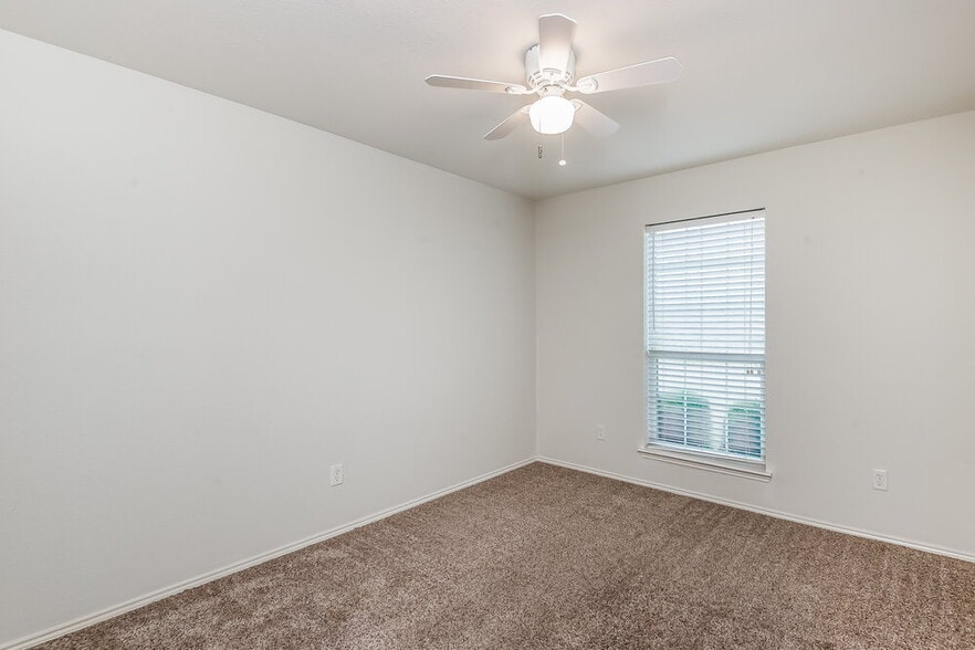 Building Photo - 1101 Marcia Ln