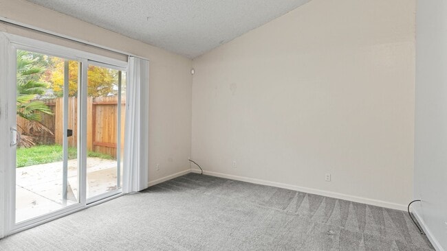 Building Photo - 2 STORY DUPLEX LOCATED IN FAIRFIELD