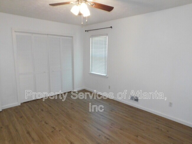 Building Photo - 230 Shiloh Hills Dr NW