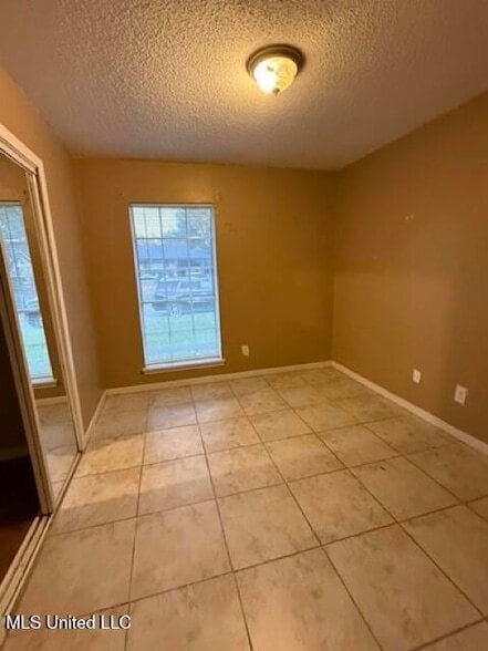 Building Photo - 320 Springdale Cir