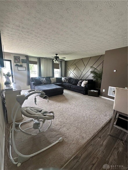Building Photo - 2652 Kingman Dr