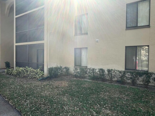Building Photo - 209 Foxtail Dr