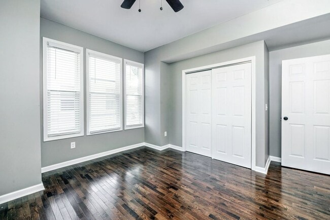 Building Photo - Single Family House! JUST RENOVATED! Centr...