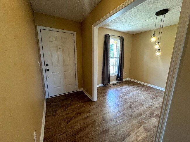 Building Photo - 109 Belle Boyd Dr