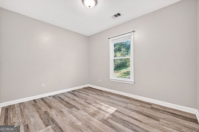 Building Photo - 255 Lowry St