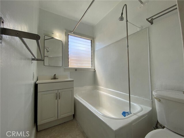 Building Photo - 1714 Gillette Crescent