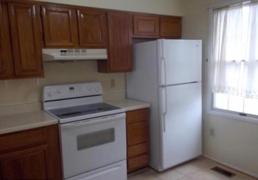 Building Photo - 13659 Forest Pond Ct