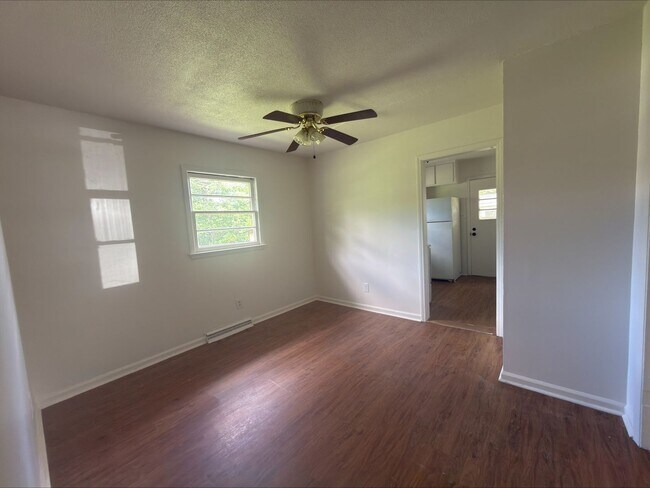 Building Photo - 1309 Ardmore Dr