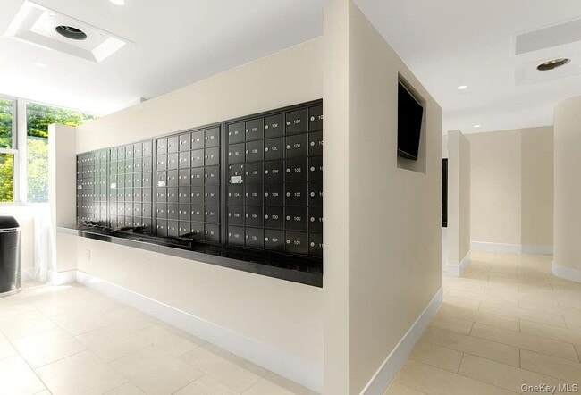 Building Photo - 70-25 Yellowstone Blvd