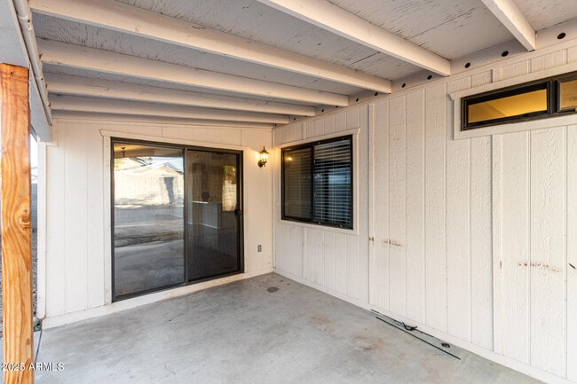 Building Photo - 3122 W Donald Dr