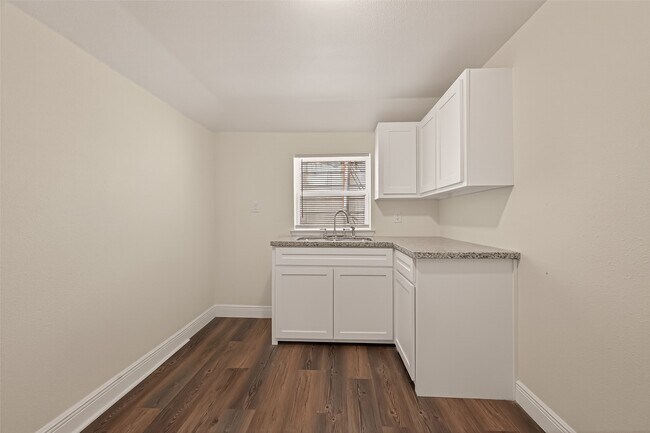 Building Photo - 4901 Stimson St