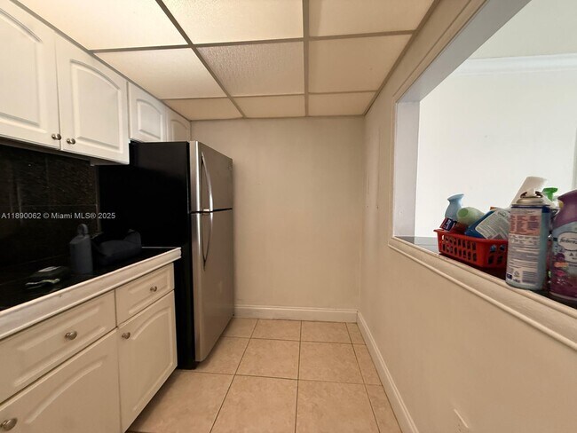 Building Photo - 13890 SW 90th Ave