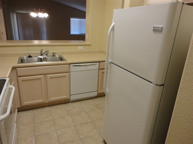 Building Photo - 2435 W Waterway Pl