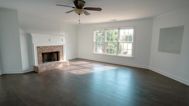 Building Photo - 2939 Heart Pine Way NE