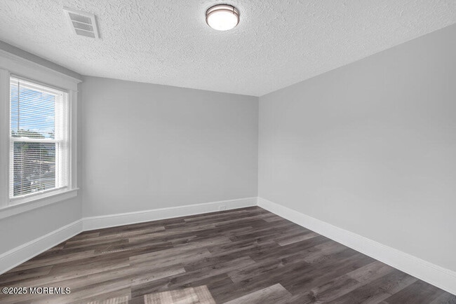 Building Photo - 209 Atkins Ave