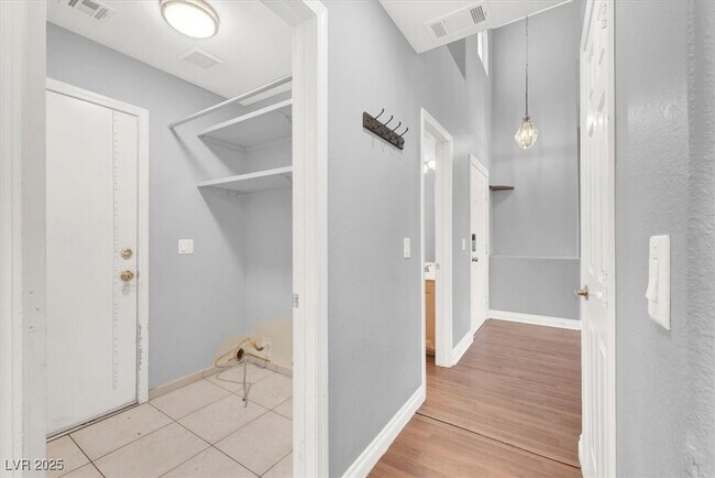Building Photo - 2413 Rue De Bourdeaux