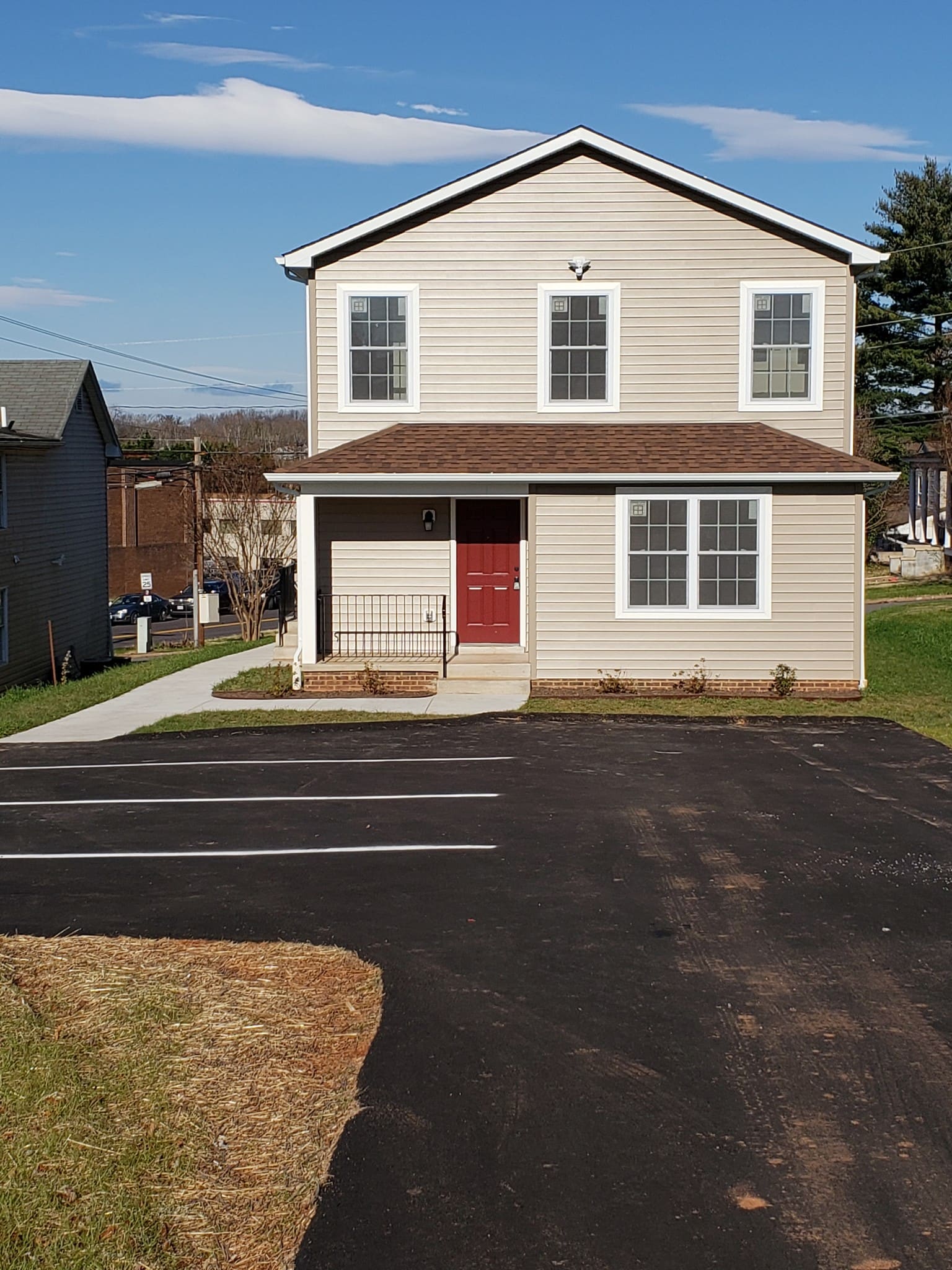 Private Off Street Parking - 697 E Piedmont St
