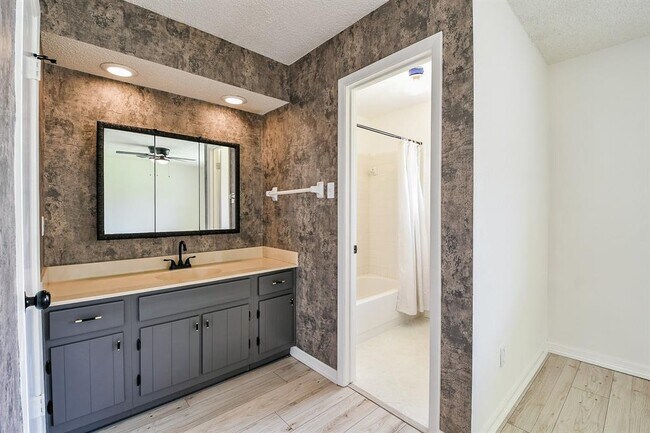 Building Photo - 23938 Spring Mill Ln
