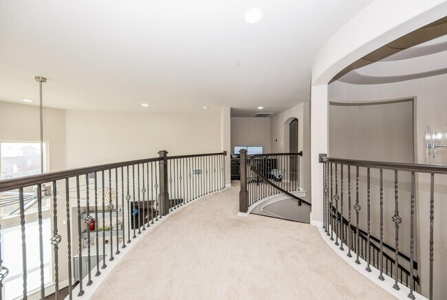 Building Photo - 10010 Cypress Path