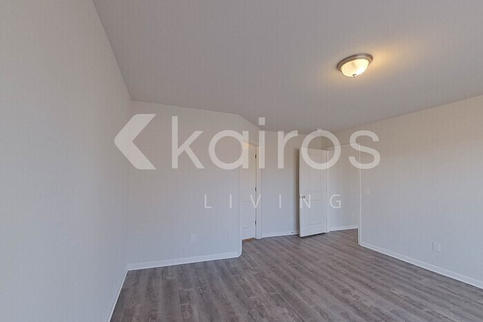 Building Photo - 2537 Provence Dr SE