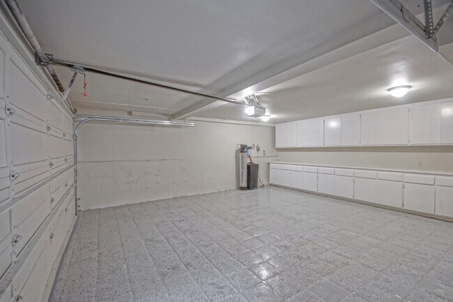 Building Photo - 301 35th St