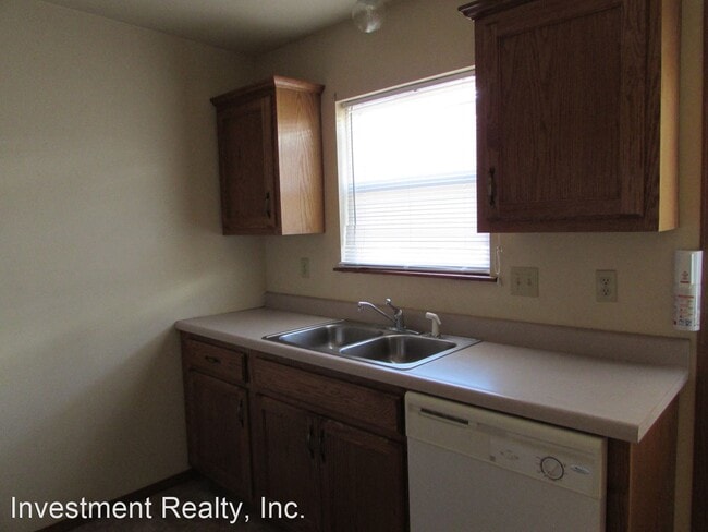 Building Photo - 20333 Skyview Dr