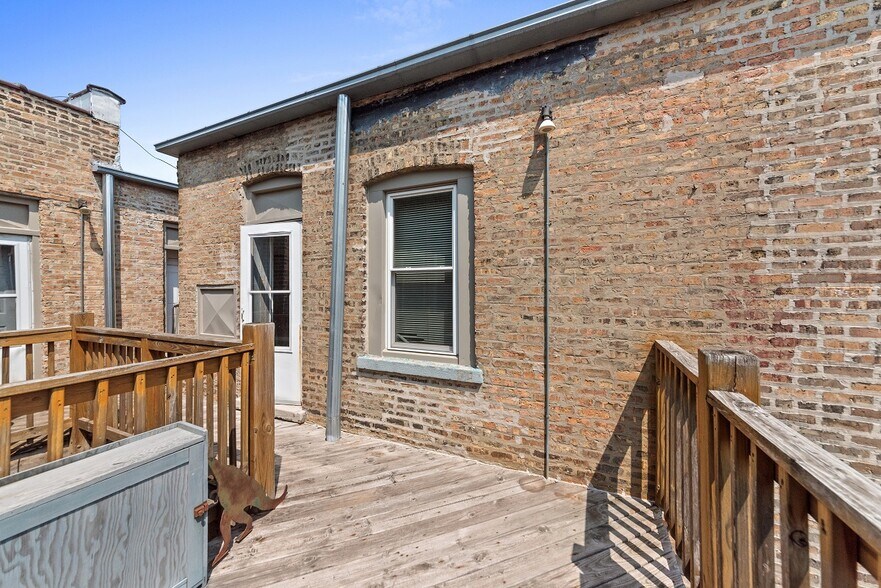 Building Photo - 2349 N Drake Ave