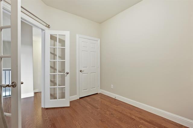 Building Photo - 5812 La Vista Dr