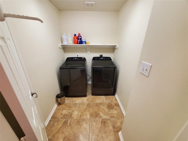 Building Photo - 3618 Orchard Valley Ln