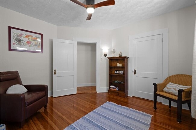 Building Photo - 25 Peckham Ave