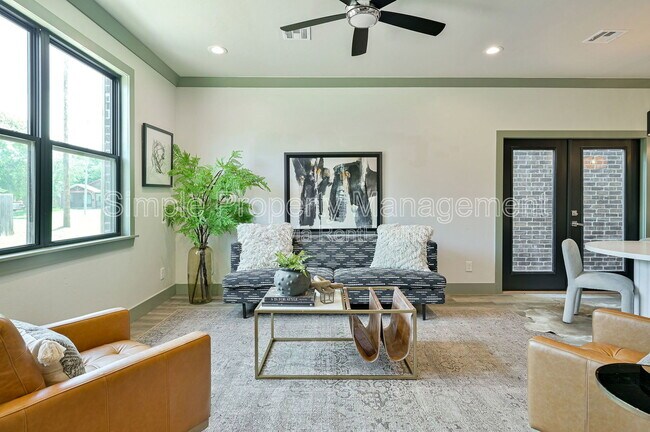 Building Photo - 4005 N Indiana Ave