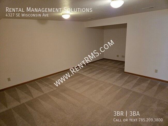 Building Photo - 4327 SE Wisconsin Ave