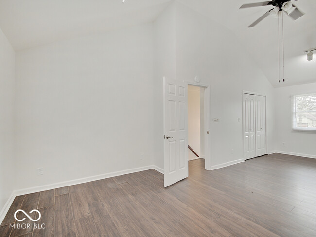 Building Photo - 1035 Helen Dr