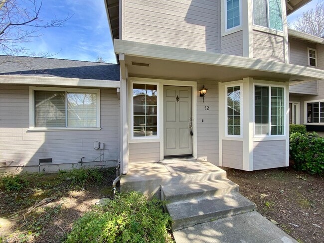 Building Photo - Updated 2 Bed 2 Story Napa Valley Club Con...