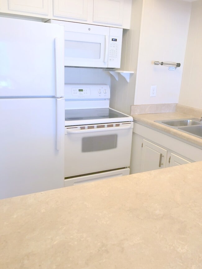 Condo 102 - 7 Foxfire Blvd