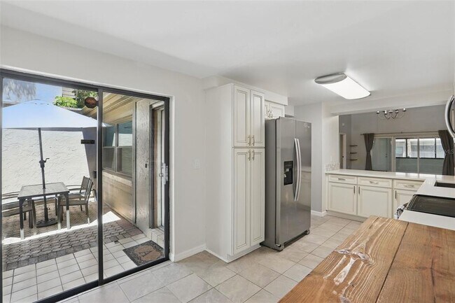 Building Photo - 449 Meadowood Blvd