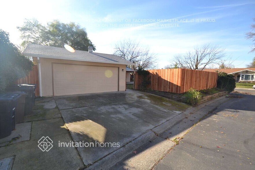 Building Photo - 6527 Bremen Dr
