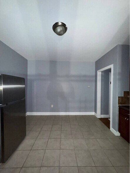 Building Photo - 731 Avenue A