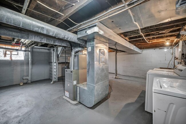 Building Photo - 4730 E 142nd St