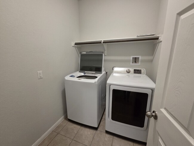 Building Photo - 129 Walkup Ln